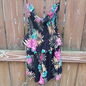 Adorable Billabong Floral Strapless Romper Sz. S